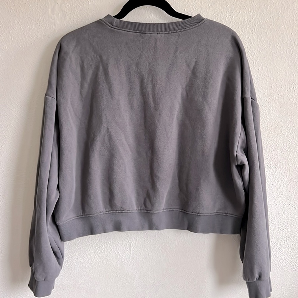 H&M Sweatshirt - Picture 2 of 3
